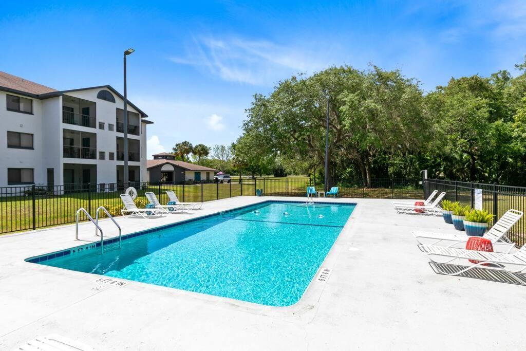 Oasis 203 - Symmetry & Serenity Titusville Extérieur photo